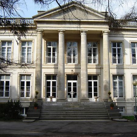 Hostellerie De La Quenoeuille Marquise Luaran gambar