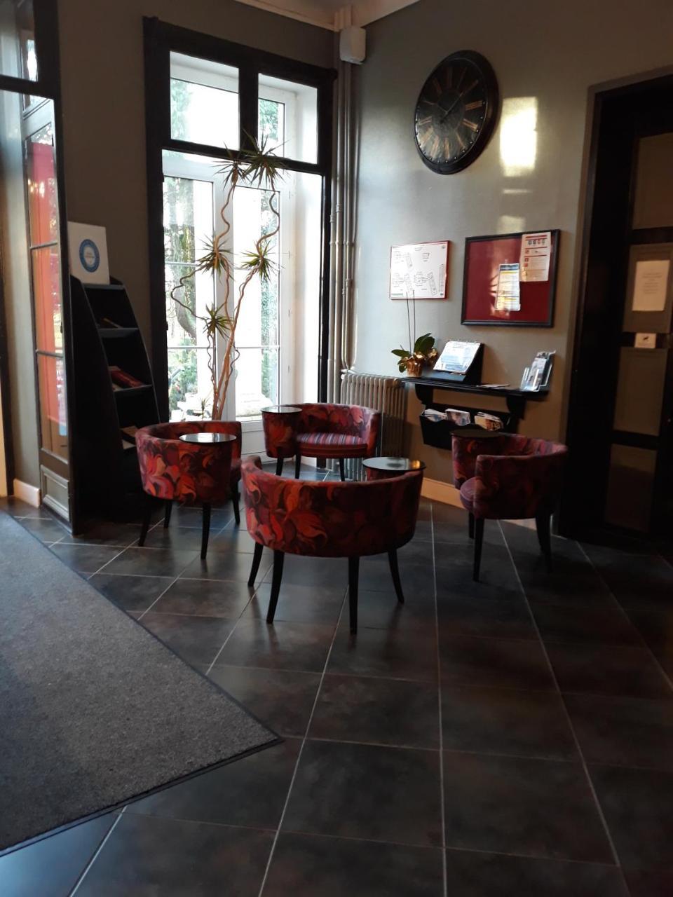 Hostellerie De La Quenoeuille Marquise Luaran gambar
