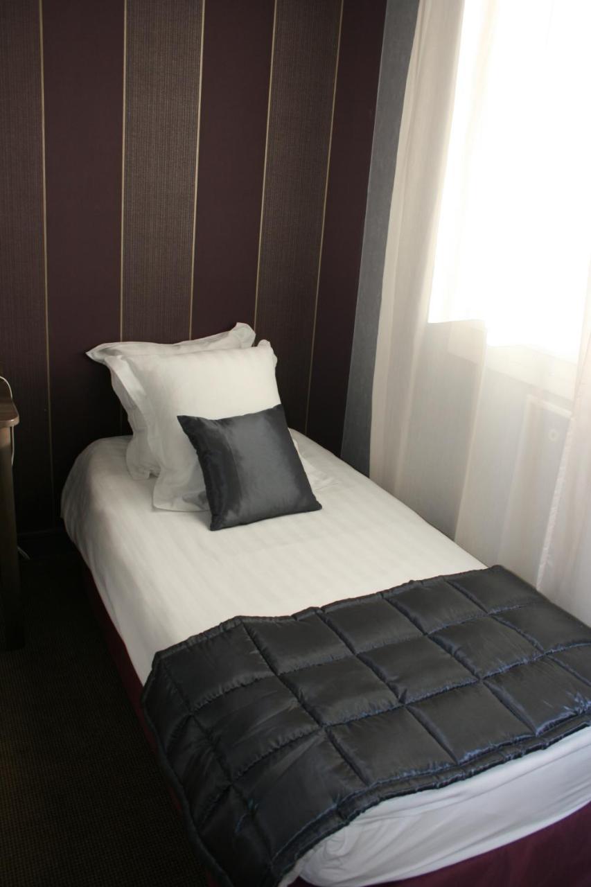 Hostellerie De La Quenoeuille Marquise Luaran gambar